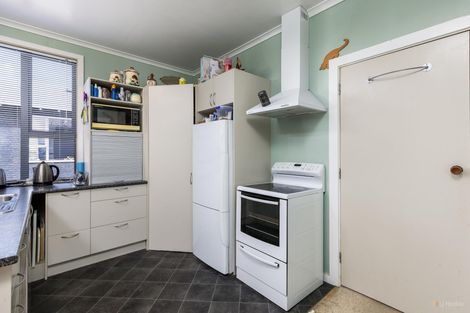 Photo of property in 70 Rhodes Street, Waimate, 7924