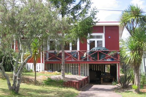 Photo of property in 38 Dakota Avenue, Beach Haven, Auckland, 0626