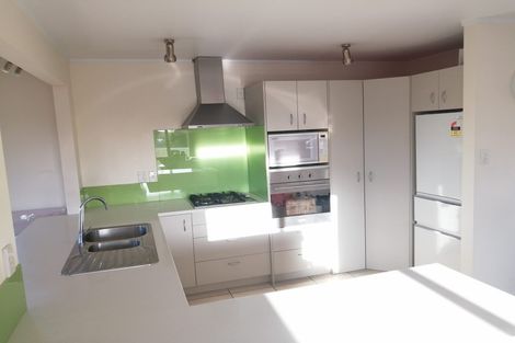 Photo of property in 14 Bedford Street, Te Atatu South, Auckland, 0610