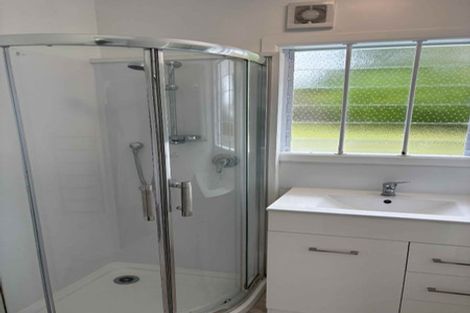 Photo of property in 2/3 Elliott Avenue, Bayview, Auckland, 0629