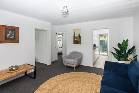 Photo of property in 2/52 North Avon Road, Richmond, Christchurch, 8013