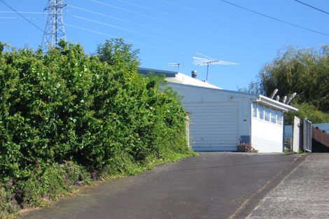 Photo of property in 128 Archibald Road, Kelston, Auckland, 0602