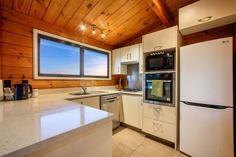 Photo of property in 25 James Cook Drive, Whitby, Porirua, 5024
