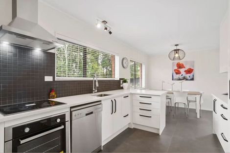 Photo of property in 2/303a Great North Road, Henderson, Auckland, 0612