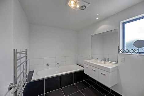 Photo of property in 76 Alverston Street, Waterview, Auckland, 1026