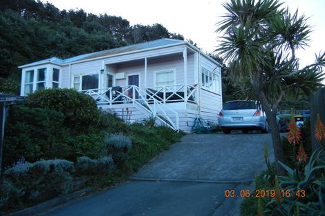 Photo of property in 37 Happy Valley Road, Owhiro Bay, Wellington, 6023