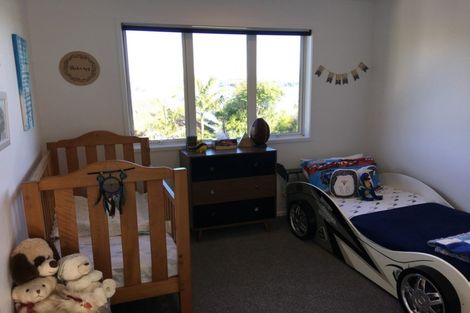 Photo of property in 32 Oxford Street, Whakapirau, Maungaturoto, 0583