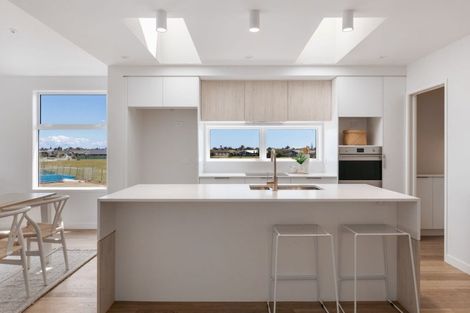 Photo of property in 10 Rehua Way, Papamoa, 3118