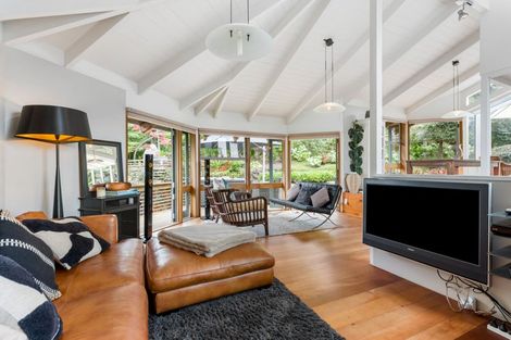 Photo of property in 50 Braemar Road, Castor Bay, Auckland, 0620