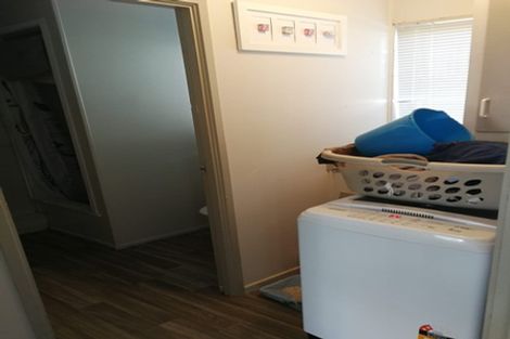 Photo of property in 2/60 Clayburn Road, Glen Eden, Auckland, 0602