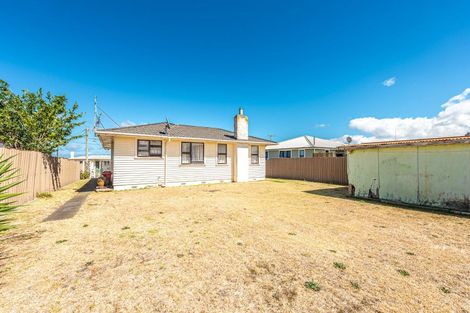 Photo of property in 6 Omori Place, Castlecliff, Whanganui, 4501