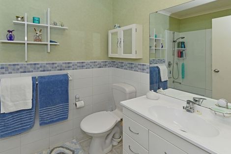 Photo of property in 10 Adair Place, Weymouth, Auckland, 2103