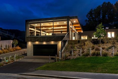 Photo of property in 13 Round Hill Rise, Cracroft, Christchurch, 8022