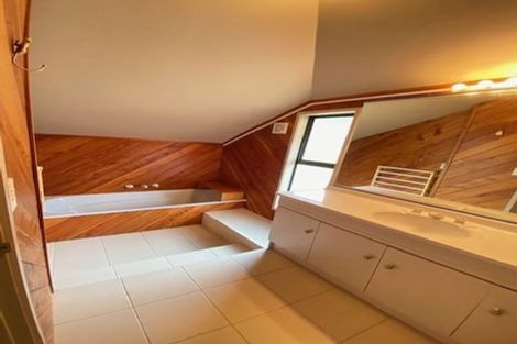 Photo of property in 2/6 Napoleon Avenue, Milford, Auckland, 0620