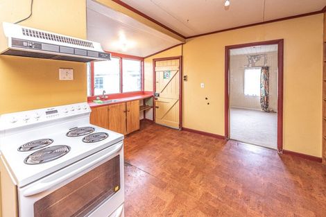 Photo of property in 3 Abbot Street, Gonville, Whanganui, 4501