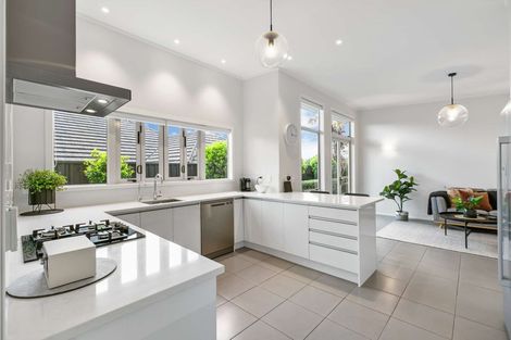 Photo of property in 18 Trinidad Place, Flagstaff, Hamilton, 3210