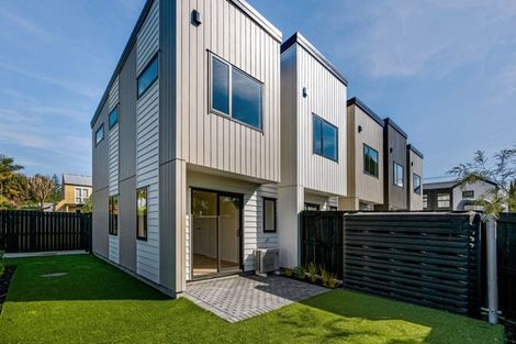 Photo of property in 7/721 Te Atatu Road, Te Atatu Peninsula, Auckland, 0610