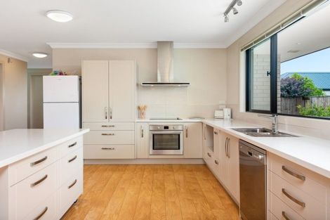 Photo of property in 15 Kanono Close, Papamoa Beach, Papamoa, 3118