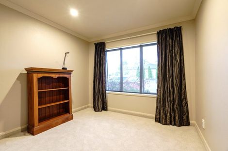 Photo of property in 1 Amner Place, Havelock North, 4130