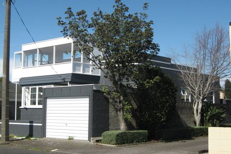 Photo of property in 218 Gill Street, Strandon, New Plymouth, 4312