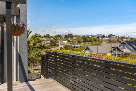Photo of property in 49 Paynters Avenue, Strandon, New Plymouth, 4312