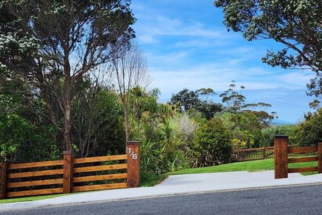 Photo of property in 1/6 Roberts Road, Matakatia, Whangaparaoa, 0930