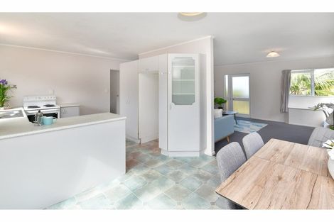 Photo of property in 1/607 Whangaparaoa Road, Stanmore Bay, Whangaparaoa, 0932