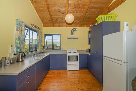 Photo of property in 15 Pipi Dune, Whitianga, 3510