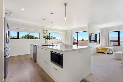 Photo of property in 21a Alexander Street, Cockle Bay, Auckland, 2014