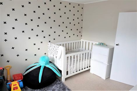 Photo of property in 16 Seattle Grove, Totara Park, Upper Hutt, 5018