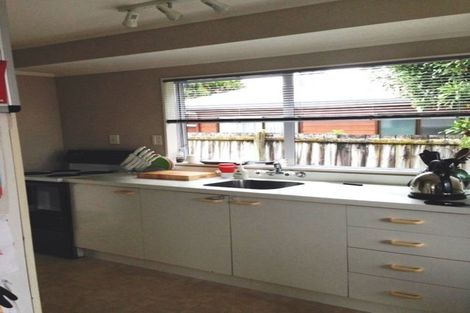 Photo of property in 1/3 River Road, Te Atatu Peninsula, Auckland, 0610