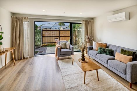 Photo of property in 2/90 Knights Road, Hutt Central, Lower Hutt, 5010