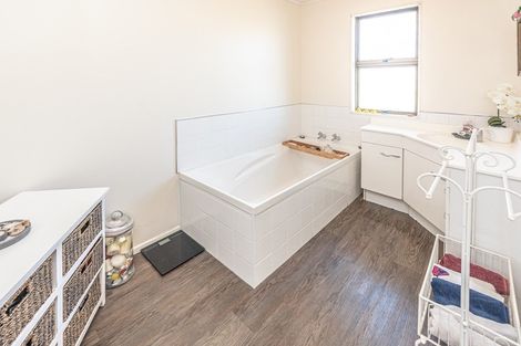 Photo of property in 78 Hinau Street, Castlecliff, Whanganui, 4501