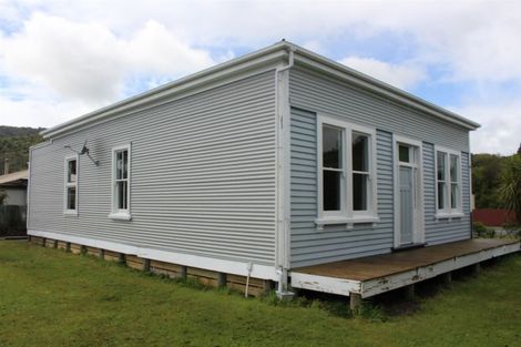 Photo of property in 33 Buccleugh Street, Greymouth, 7805