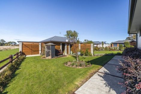 Photo of property in 10 Hanalin Drive, Marton, 4710