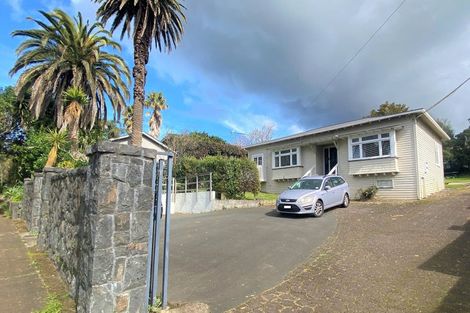 Photo of property in 18 Wheturangi Road, Greenlane, Auckland, 1051