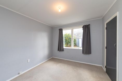 Photo of property in 88 Wikiriwhi Crescent, Awapuni, Palmerston North, 4412