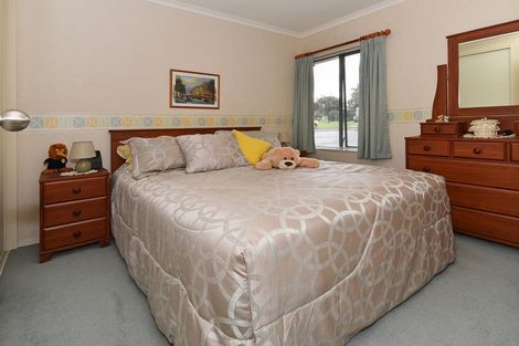 Photo of property in 10 Adair Place, Weymouth, Auckland, 2103