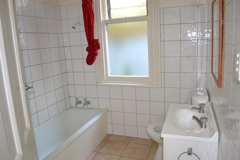 Photo of property in 2/106 Glenmore Street, Northland, Wellington, 6012