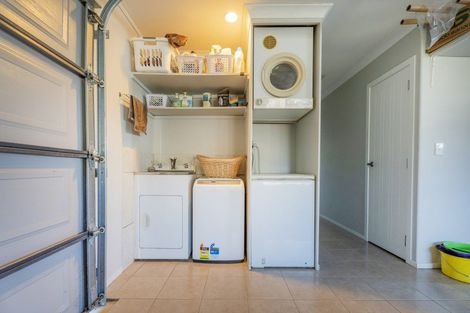 Photo of property in 29 Wells Place, Whitianga, 3510