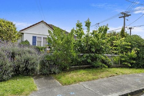 Photo of property in 15 Raymond Terrace, Fairfield, Lower Hutt, 5011