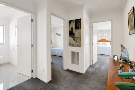 Photo of property in 7 Portland Drive, Highlands Park, New Plymouth, 4312