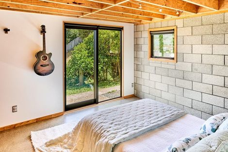 Photo of property in 13 Airlie Road, Plimmerton, Porirua, 5026