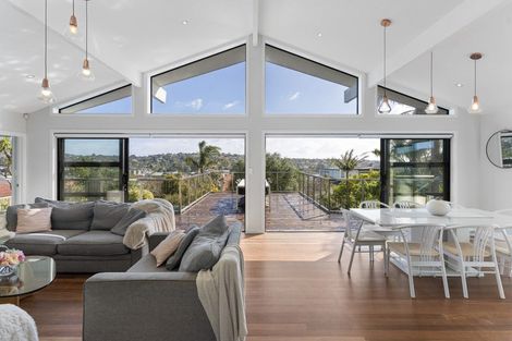 Photo of property in 12 Hyde Road, Rothesay Bay, Auckland, 0630