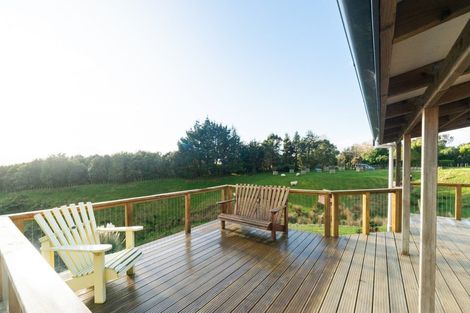 Photo of property in 74 Polson Hill Drive, Aokautere, Palmerston North, 4471