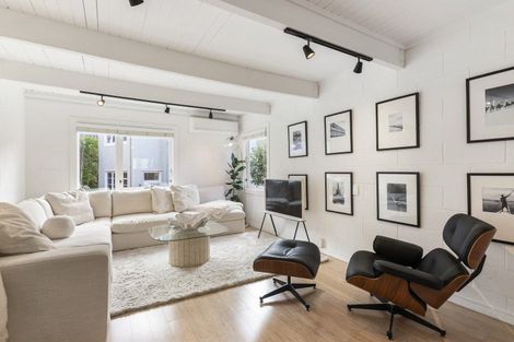 Photo of property in 18 Cottleville Terrace, Thorndon, Wellington, 6011