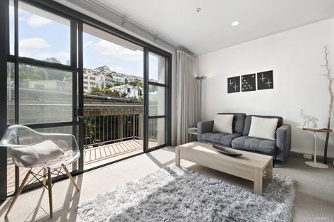 Photo of property in Atrium Towers, 1n/154 The Terrace, Wellington Central, Wellington, 6011