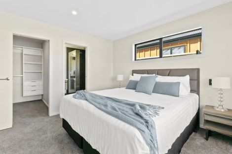 Photo of property in 24 Shepherd Road, Jacks Point, Queenstown, 9371