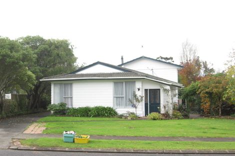 Photo of property in 17 Lisa Rise, Half Moon Bay, Auckland, 2012