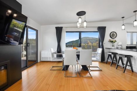 Photo of property in 2b Pah Road, Kawaha Point, Rotorua, 3010